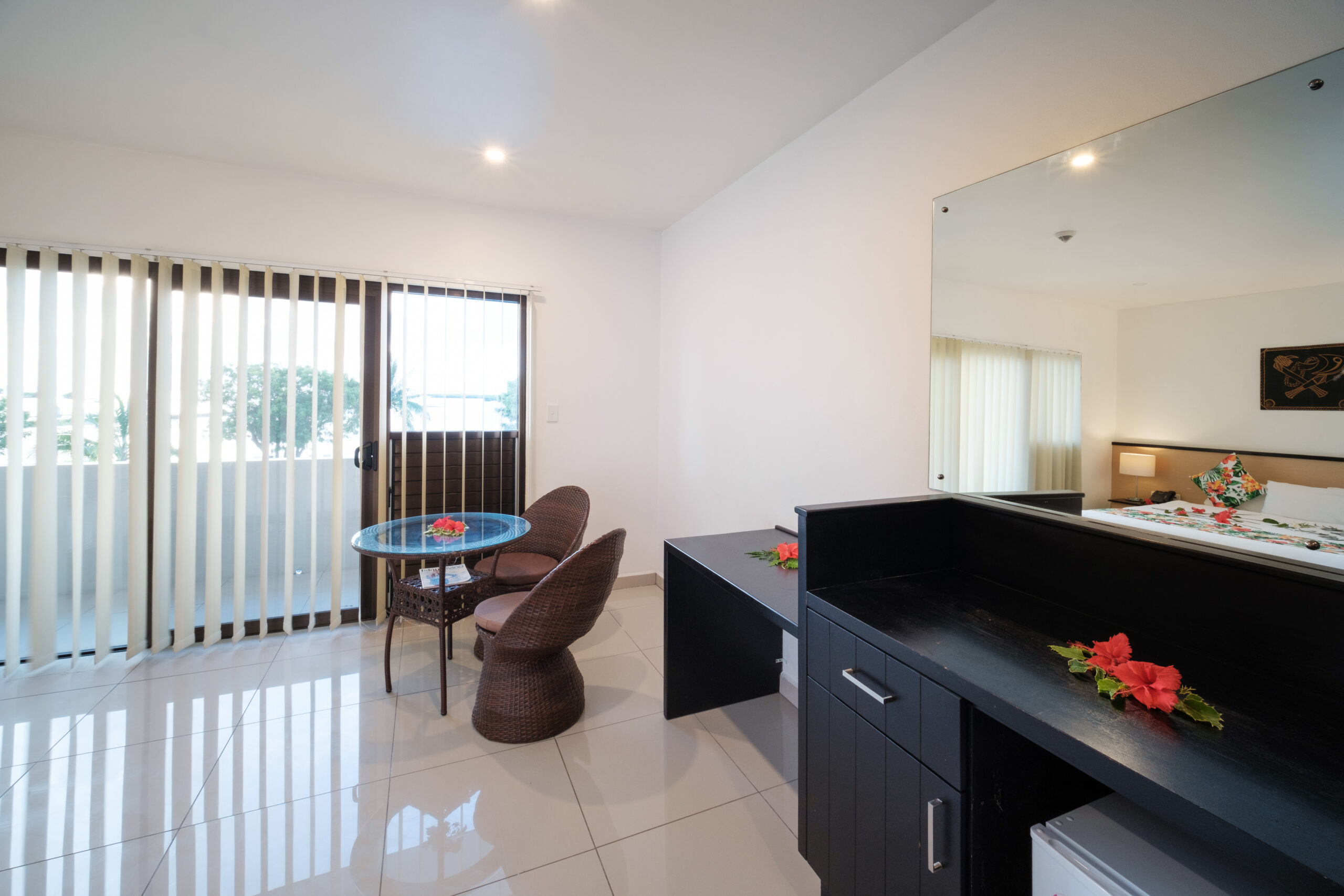 RH2S3888-TM-Landers